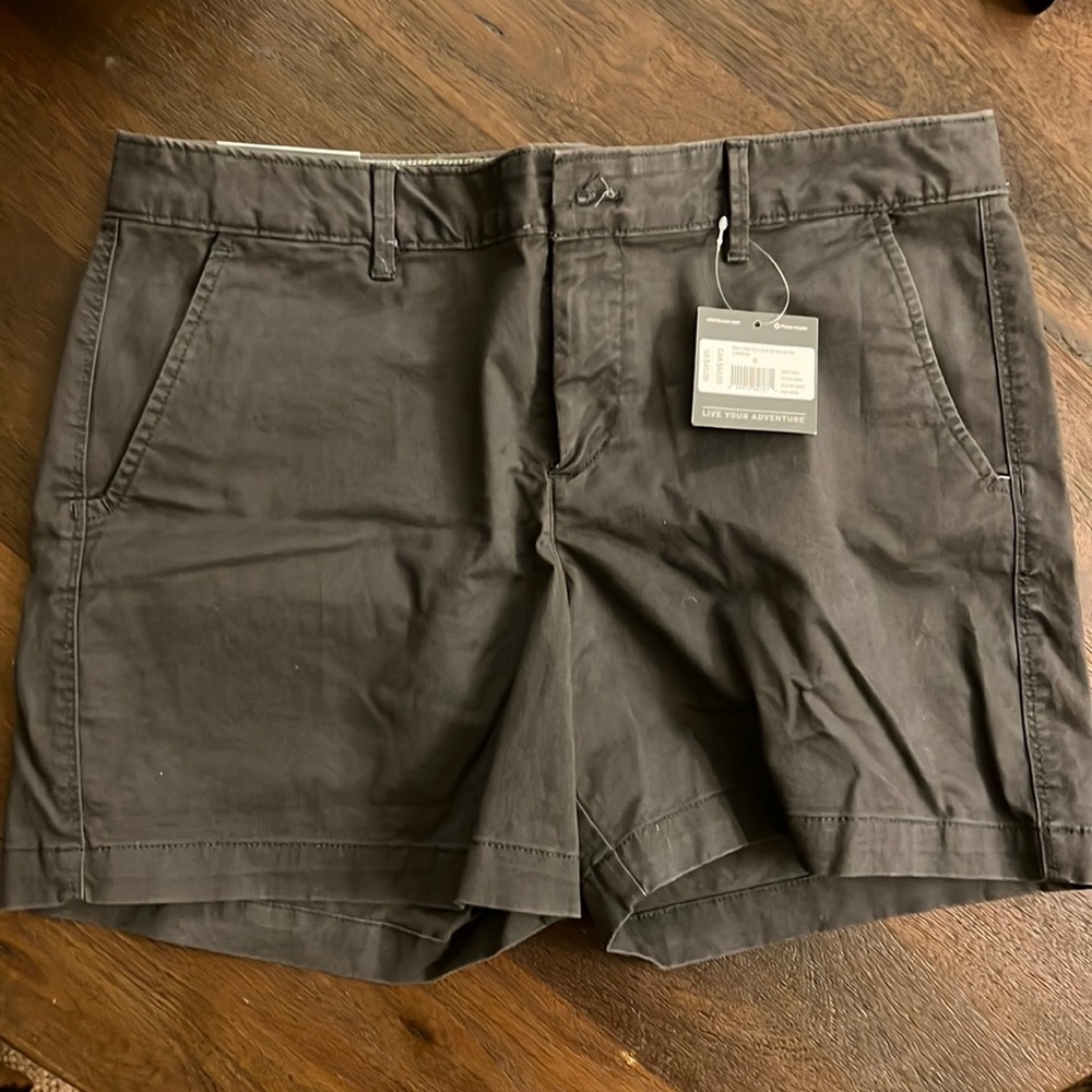 NWT: Eddie Bauer women’s khaki shorts size 8